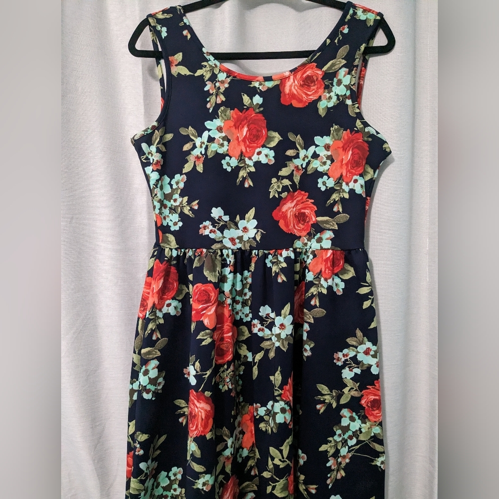 Floral sleeveless Dress